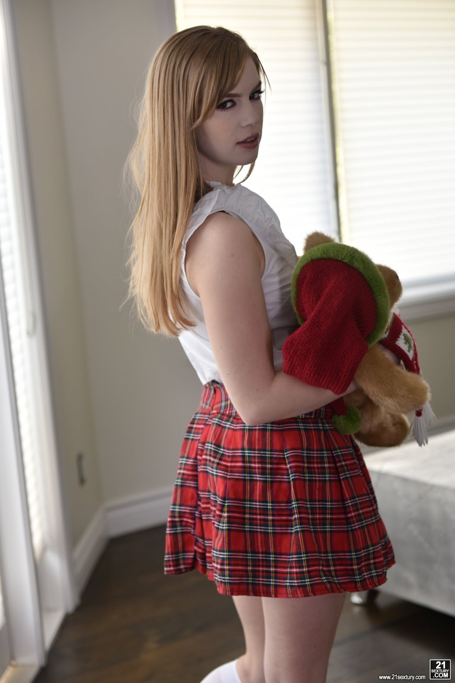 Big Cock For Schoolgirl 01