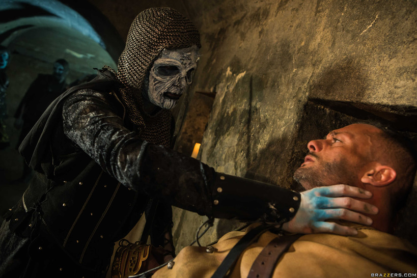 Queen Of Thrones: Part 4 (A XXX Parody) 13