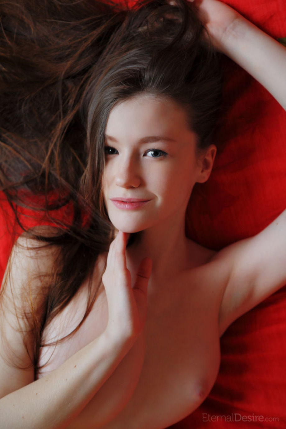 Emily Bloom  - Rojo 03
