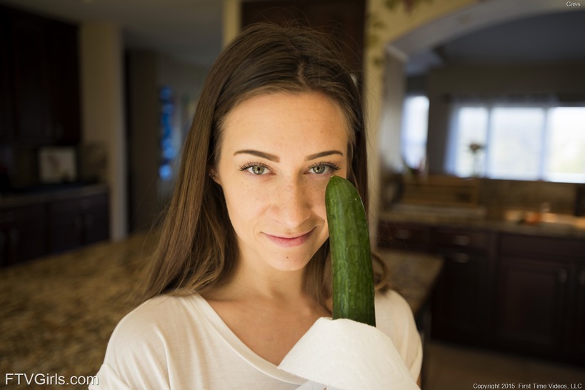 Cass Put Natural Things Into Her Pussy 01