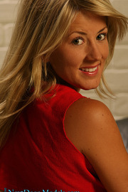 Blond Cutie In Jeans Short And Red Top-00