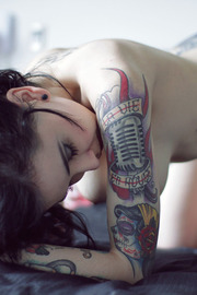 Beauty Tattoed Babe Ilanna Suicide-02
