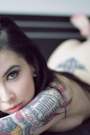 Beauty Tattoed Babe Ilanna Suicide-08