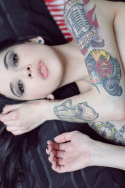 Beauty Tattoed Babe Ilanna Suicide-15